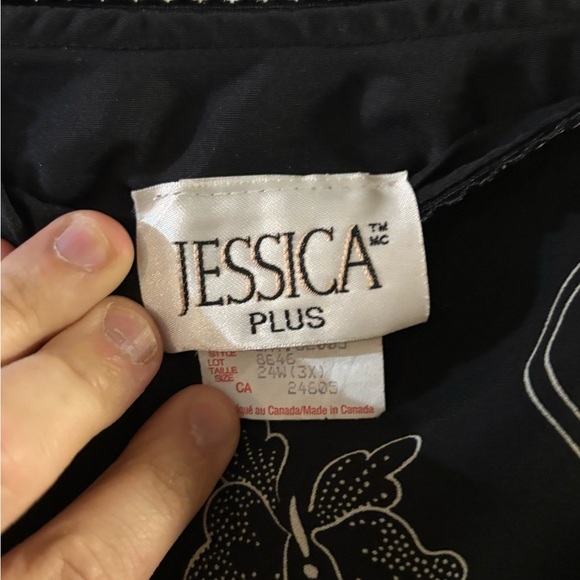 Vintage Elegant Black Floral Skirt - Picture 4 of 7